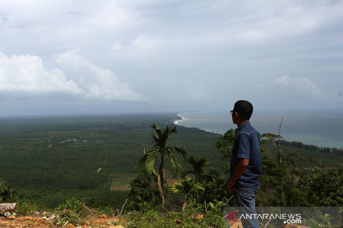 Destinasi Wisata Puncak Sigantang Sira