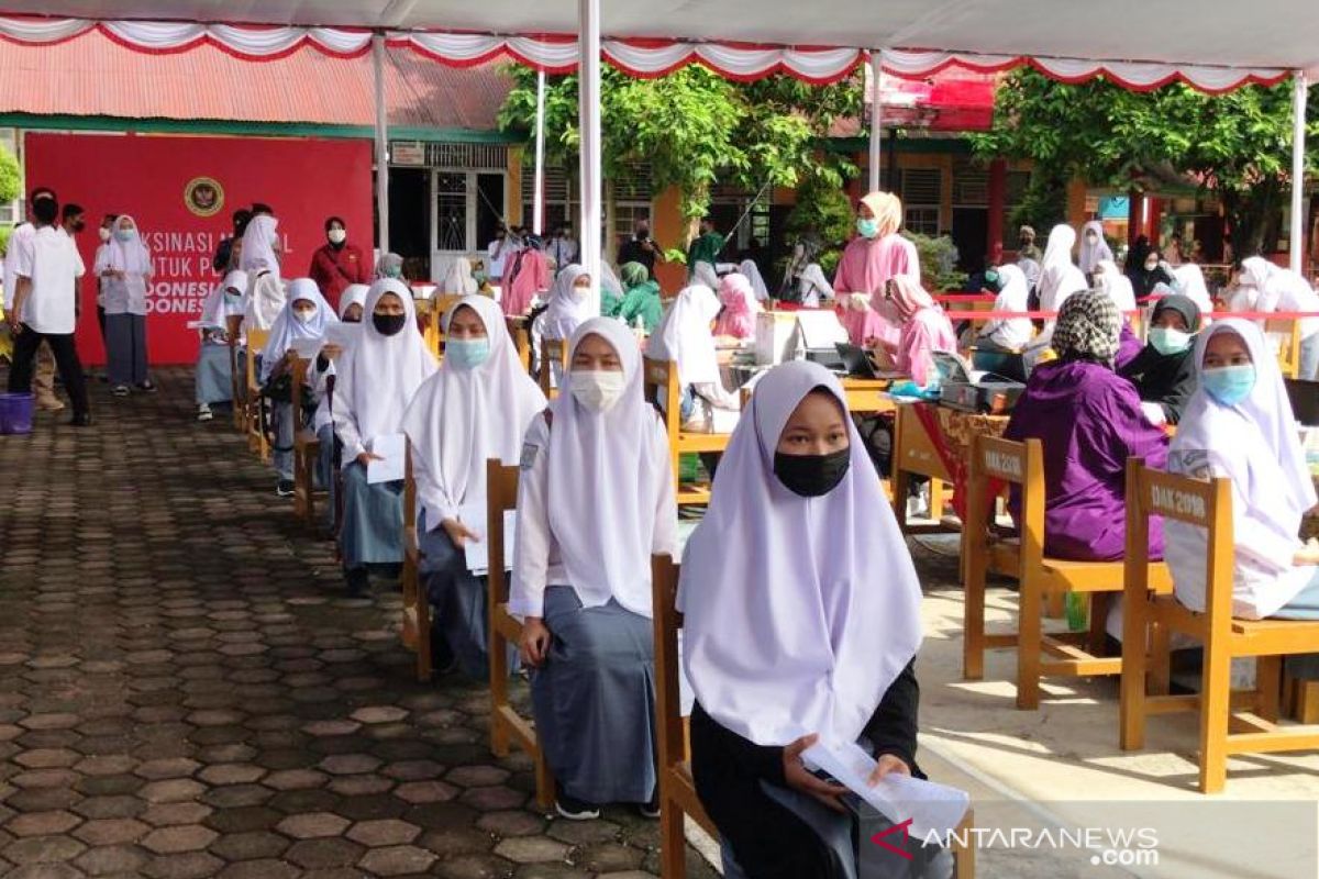 2.000 pelajar di Padangpariaman ditargetkan terima vaksin COVID-19