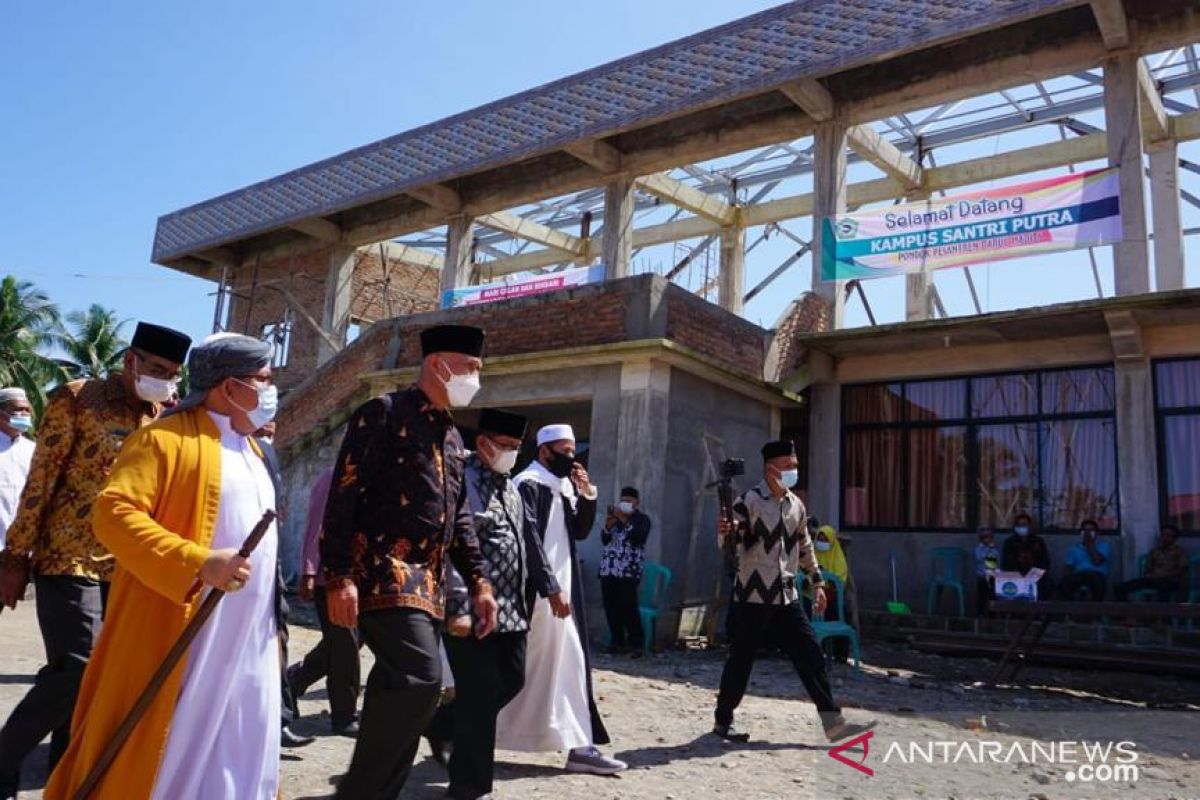 Gubernur Sumbar dorong lulusan pesantren kuliah ke Timur  Tengah