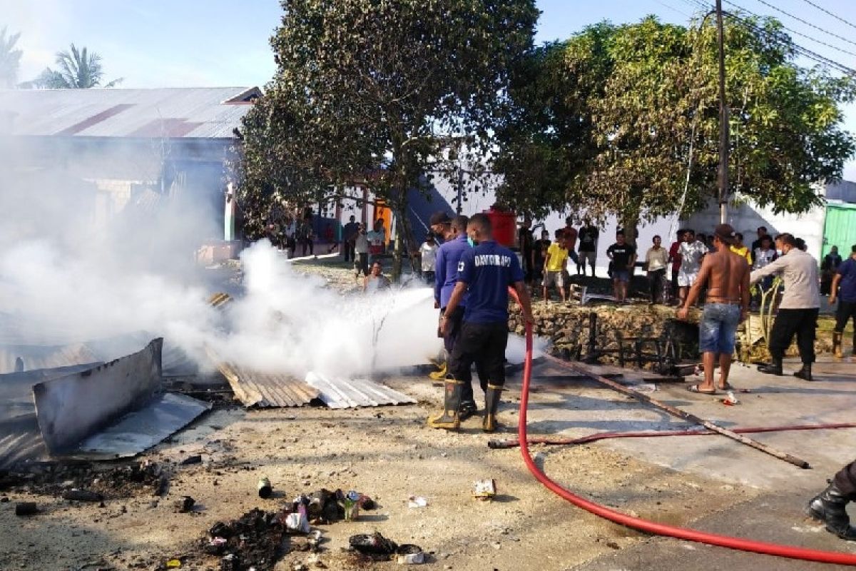 Dua kios warga ludes terbakar di Koya Barat, perbatasan RI-PNG