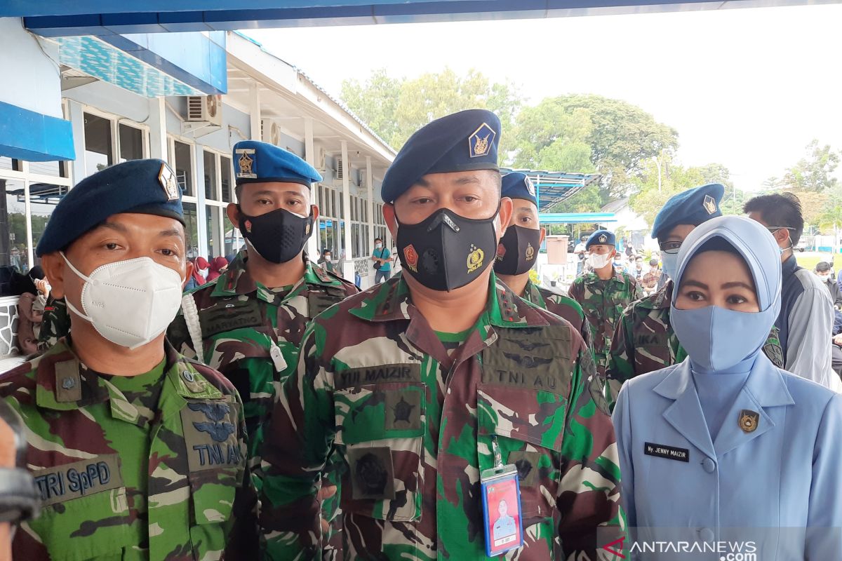 Lanud Sjamsudin Noor laksanakan vaksin untuk masyarakat sebulan penuh