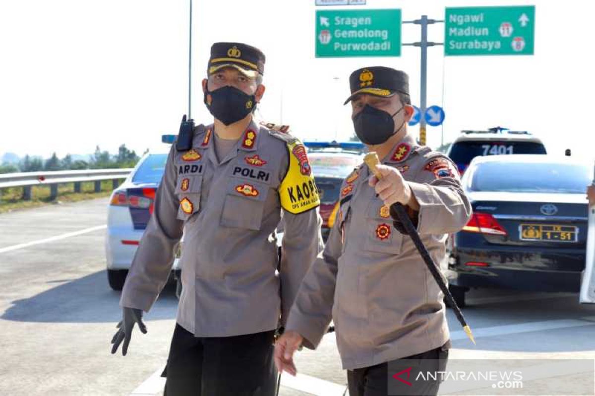 Kapolda Jateng pantau mobilitas kendaraan di "exit" tol  Sragen