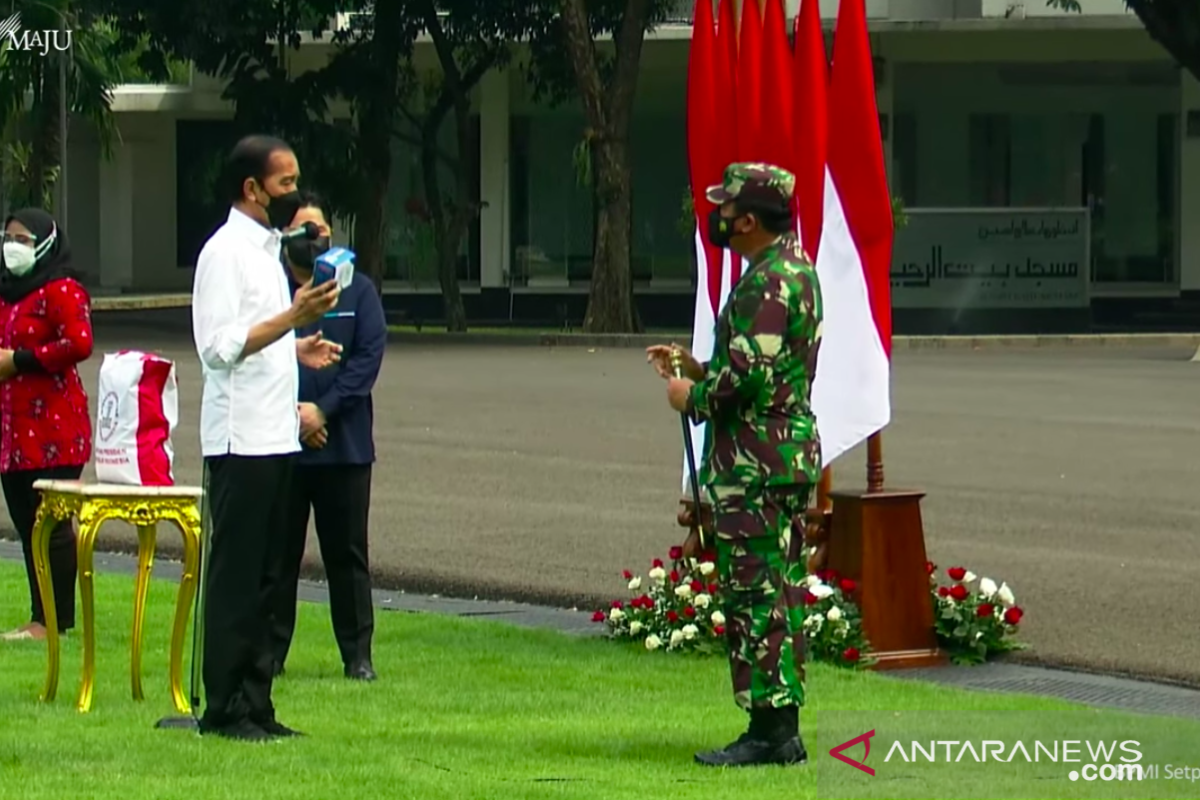 Presiden Jokowi luncurkan 300 ribu paket obat pasien isoman