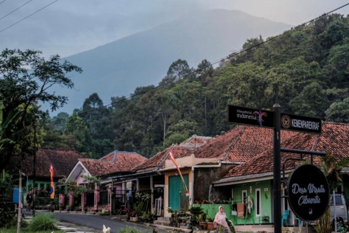 Tourist villages emblematic of Indonesia's economic revival: Minister