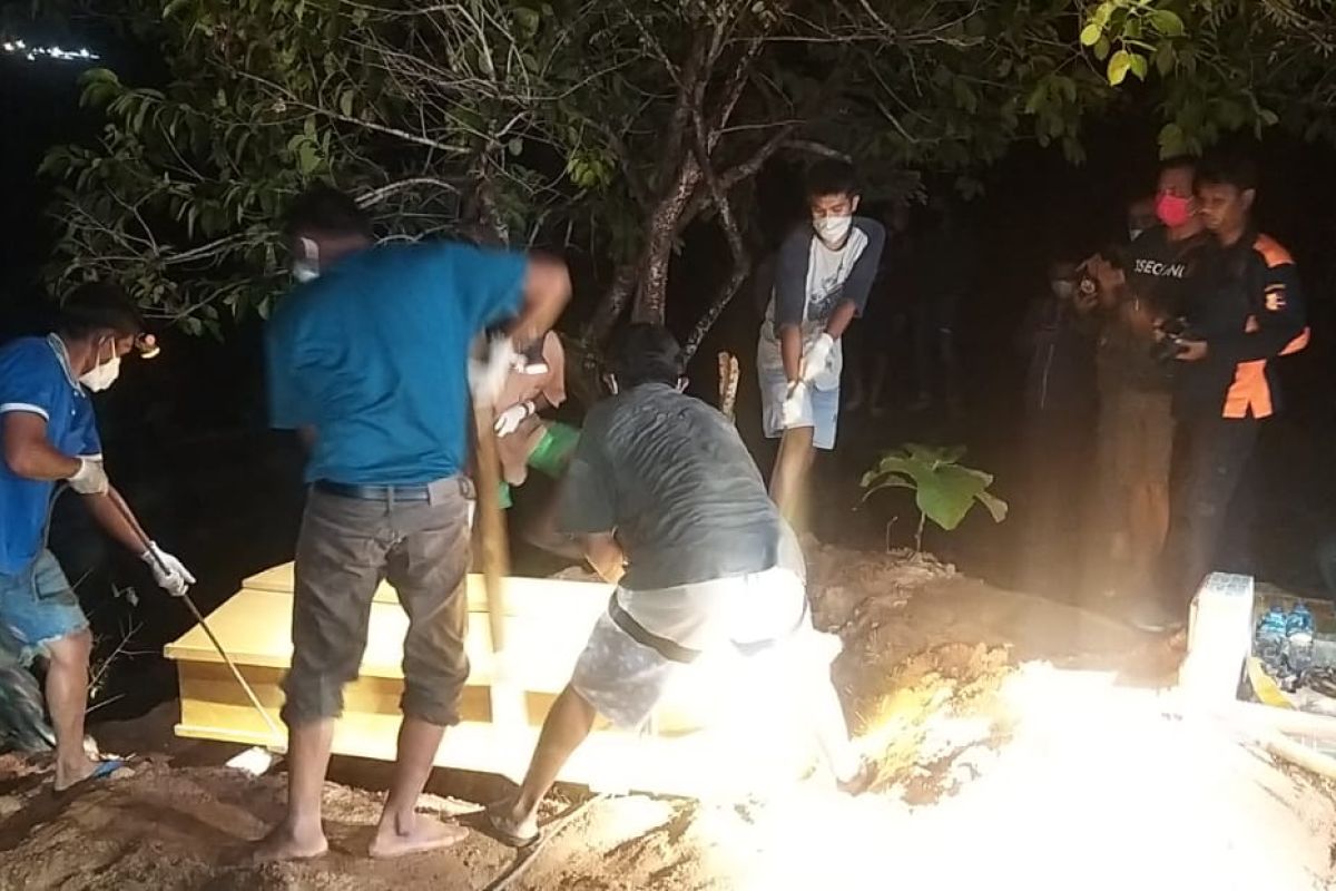 Dua jenazah teroris Poso dimakamkan di TPU Poboya, Palu