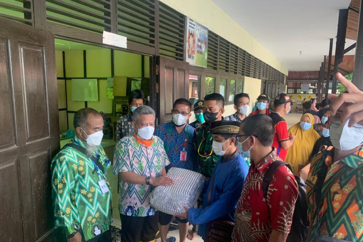 Kubu Raya salurkan bantuan 12 ton beras untuk korban banjir