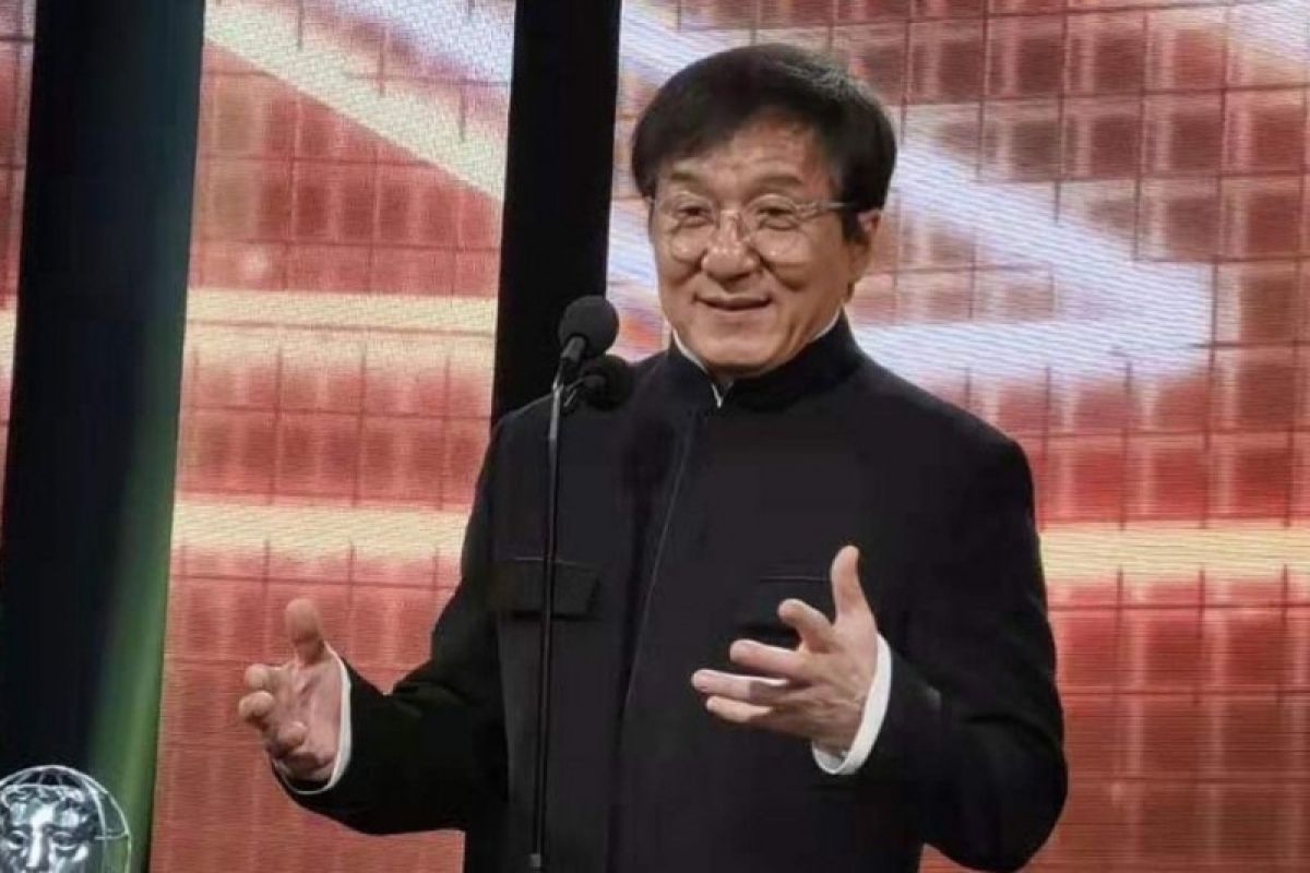Di parlemen, Jackie Chan usulkan dana sosial bangun bioskop perdesaan
