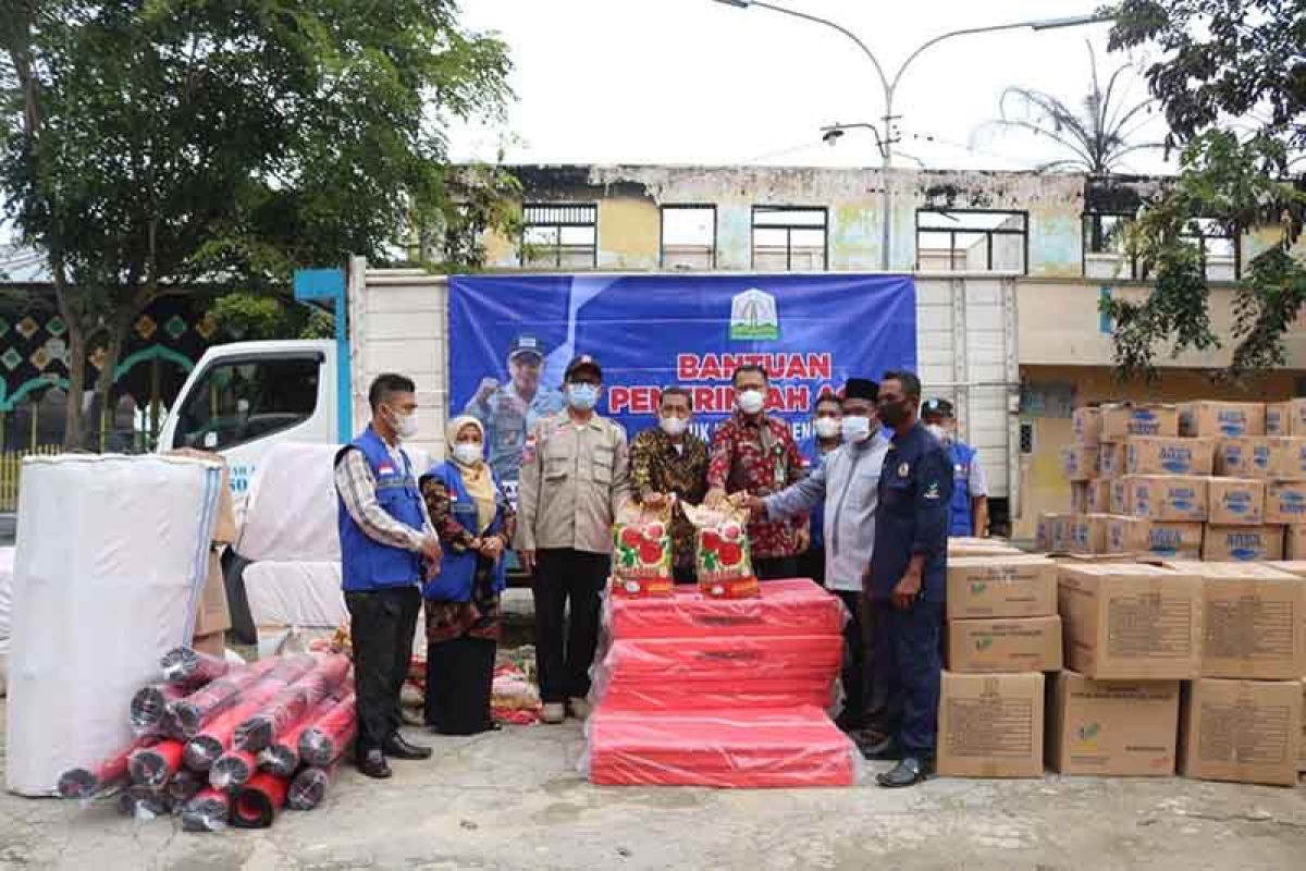 Pemerintah Aceh salurkan bantuan untuk pesantren terbakar di Aceh Timur