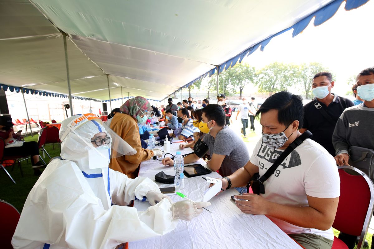 Perjuangan nakes di Kota Surabaya  demi menjaga masyarakat