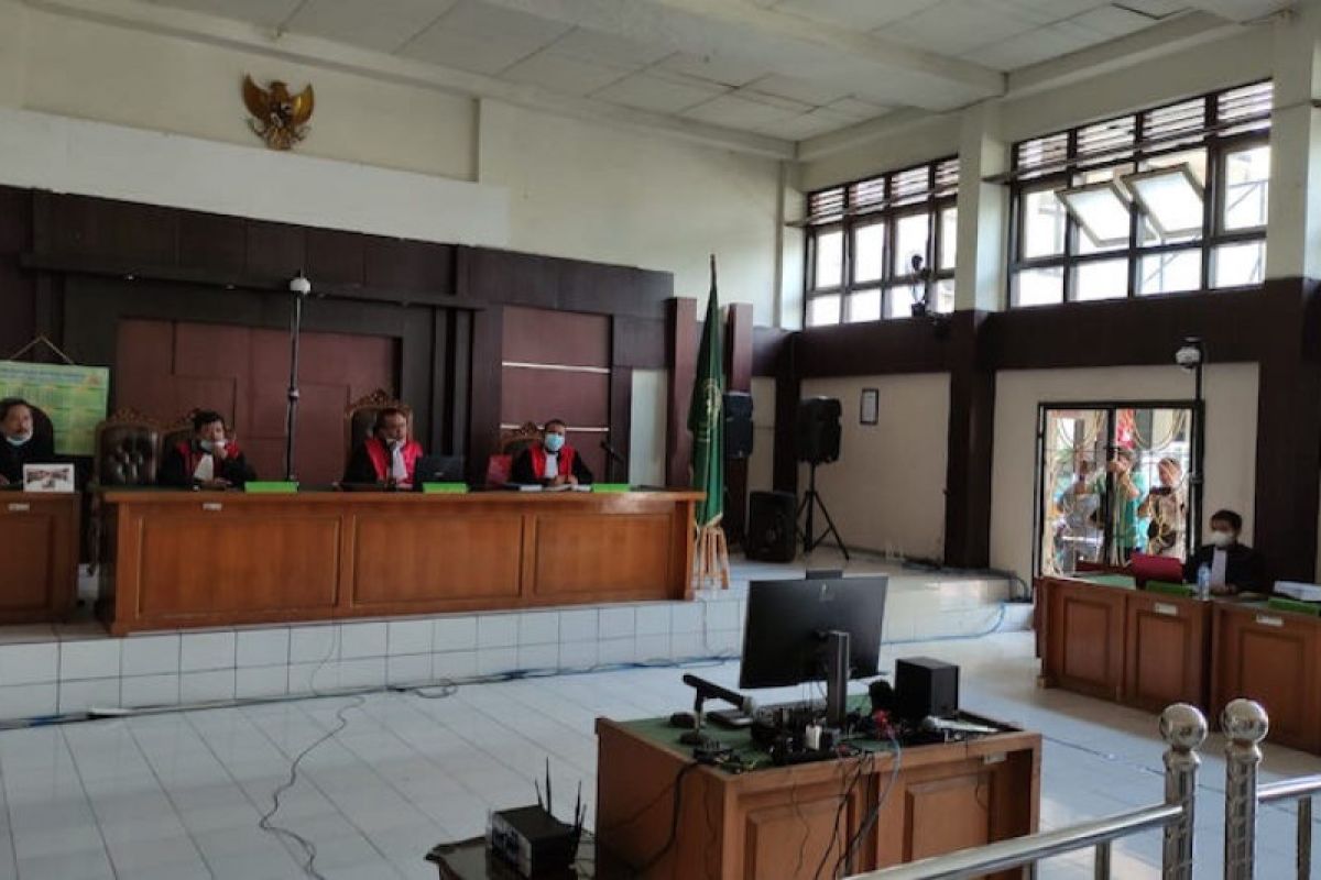 Bupati Muara Enim nonaktif dipindahkan ke rutan  di Palembang