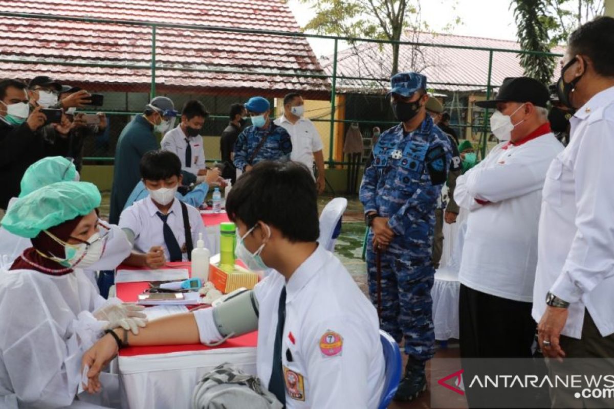 Siswa dua sekolah di Balikpapan  ikut program vaksin pelajar