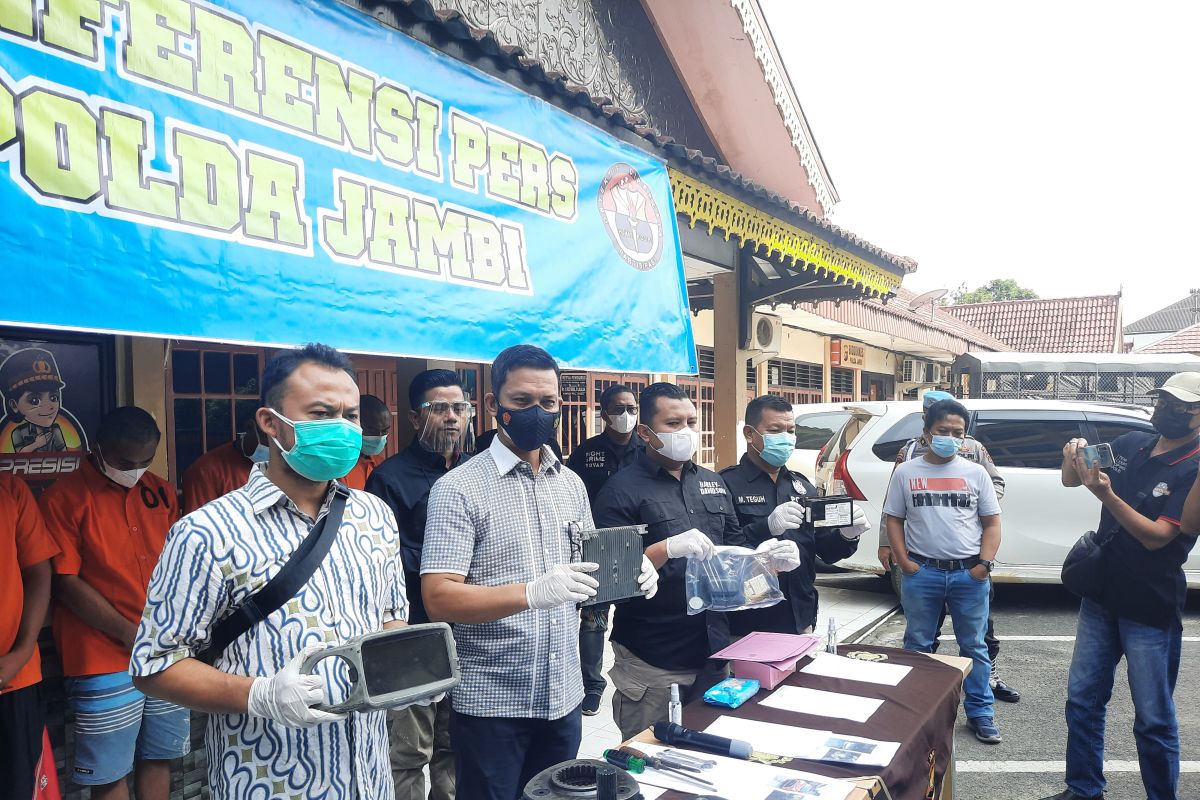 Polda Jambi tangkap komplotan spesialis pencuri komponen alat berat