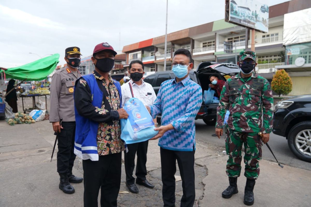 Pontianak salurkan beras bagi warga terdampak PPKM Darurat