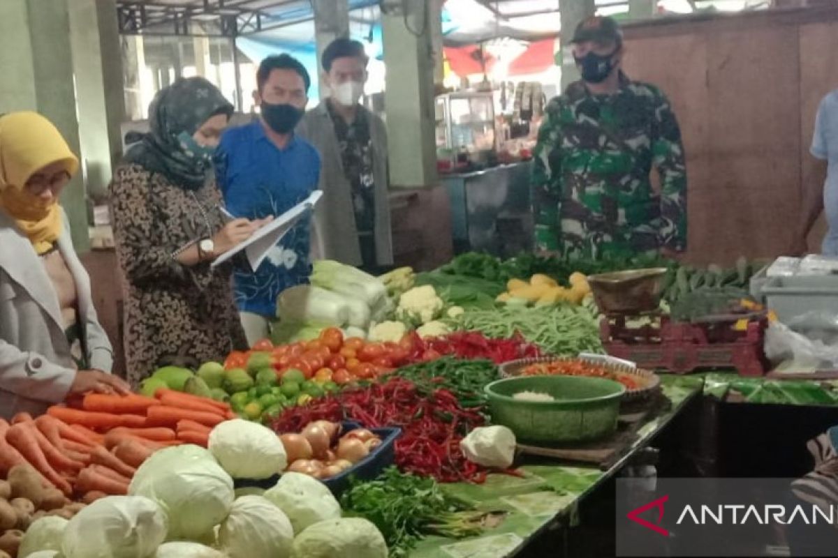 Disdag Tapin sebut harga dan ketersedian bahan pokok jelang Idul Adha aman