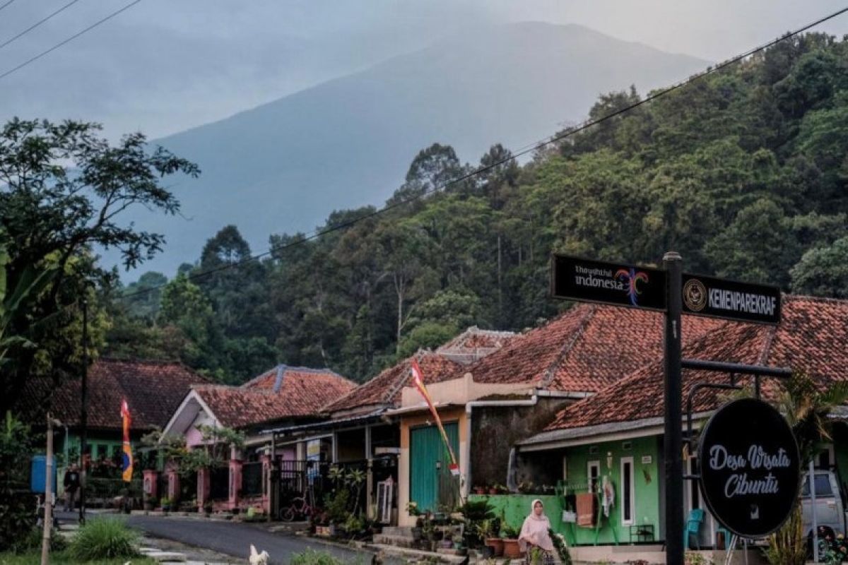 Menparekraf Sandiaga Uno sebut desa wisata simbol kebangkitan ekonomi Indonesia