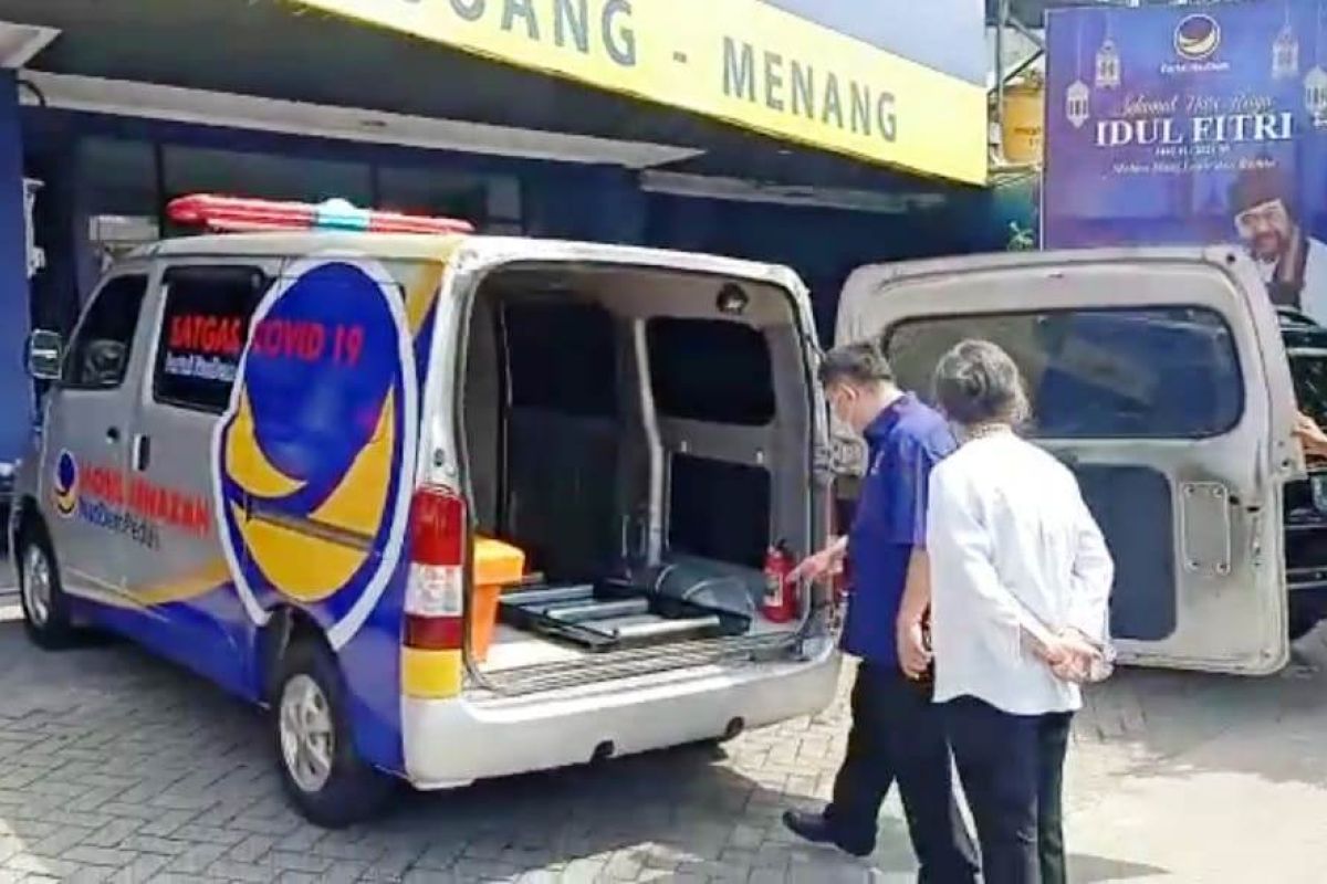 Dibantu DPP, NasDem Jatim siagakan lima ambulans bantu tangani COVID-19