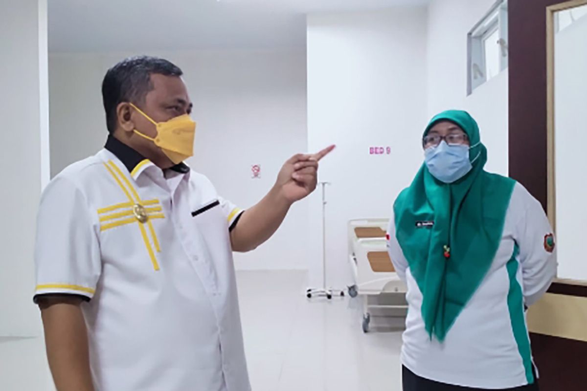 Wakil Bupati Gorontalo tinjau kesiapan ruang isolasi rumah sakit Boliyohuto