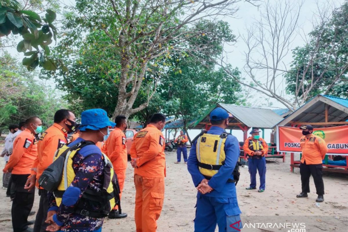 Tim SAR Kendari hentikan pencarian dua orang tenggelam di Pantai Batu Gong