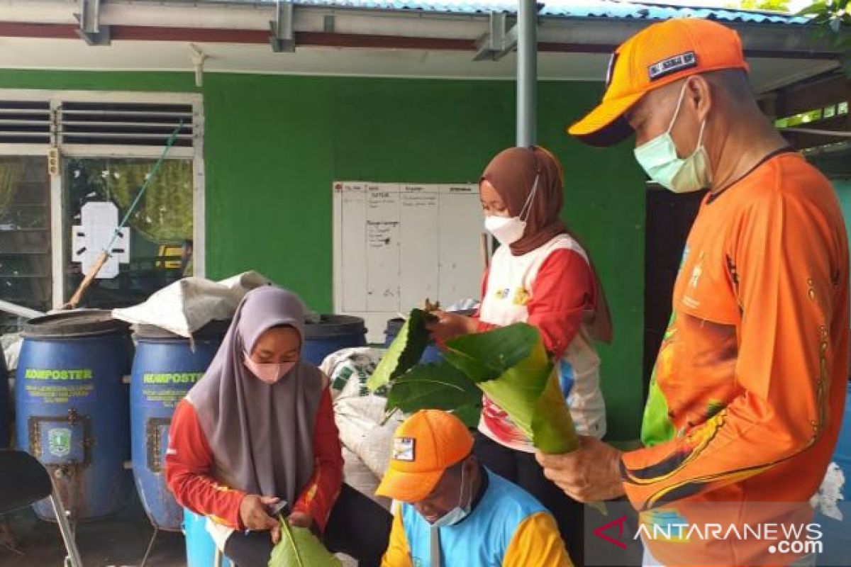 DLH Belitung imbau pembagian daging kurban gunakan wadah ramah lingkungan