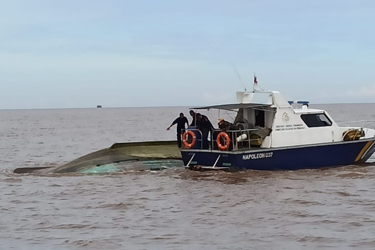 KKP gunakan kapal pengawas guna evakuasi nelayan tenggelam di Kalbar