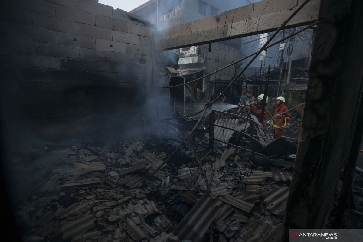 Jakarta kemarin, kebakaran Teluk Gong hingga kolaborasi lawan COVID-19