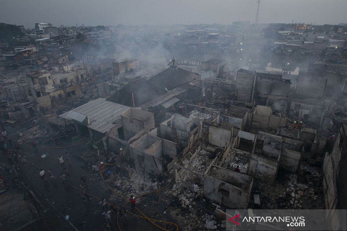 272 KK mengungsi akibat kebakaran Teluk Gong Jakarta