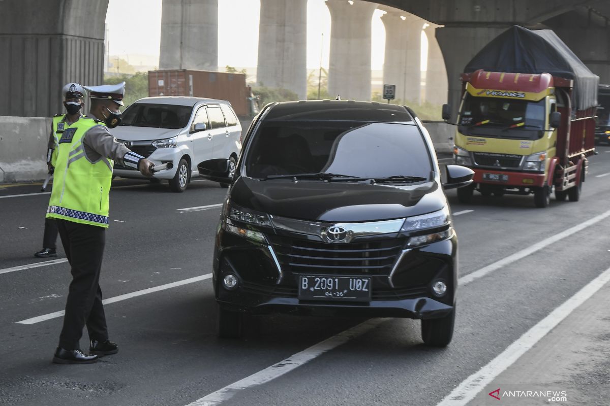 Kapolda Metro ingatkan anggota bersikap santun dalam PPKM Darurat