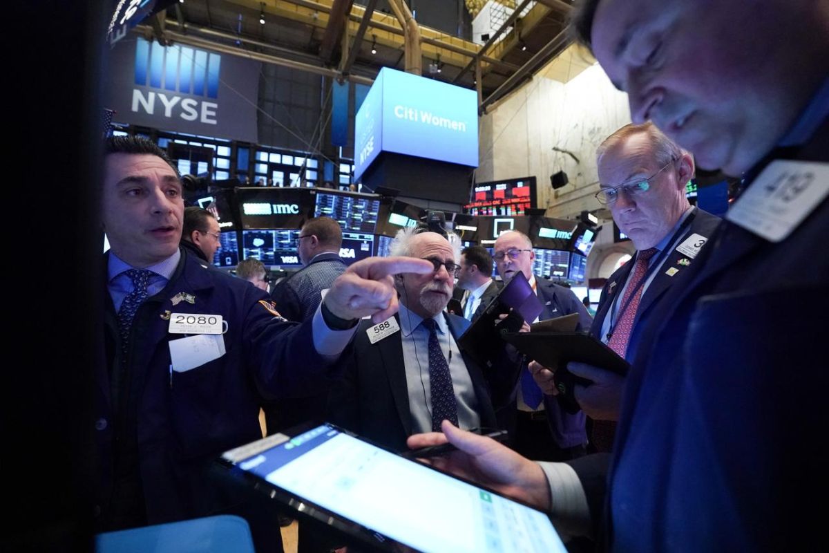 Wall Street dibuka lebih tinggi  setelah penjualan ritel AS bangkit