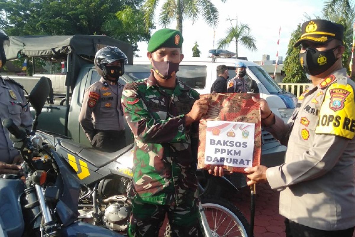 Polres-Kodim 0213/Nias bantu sembako  masyarakat terdampak PPKM