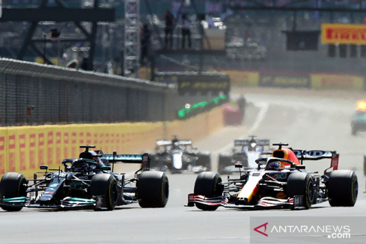 Verstappen kecelakaan, Hamilton terkena penalti 10 detik di GP Inggris