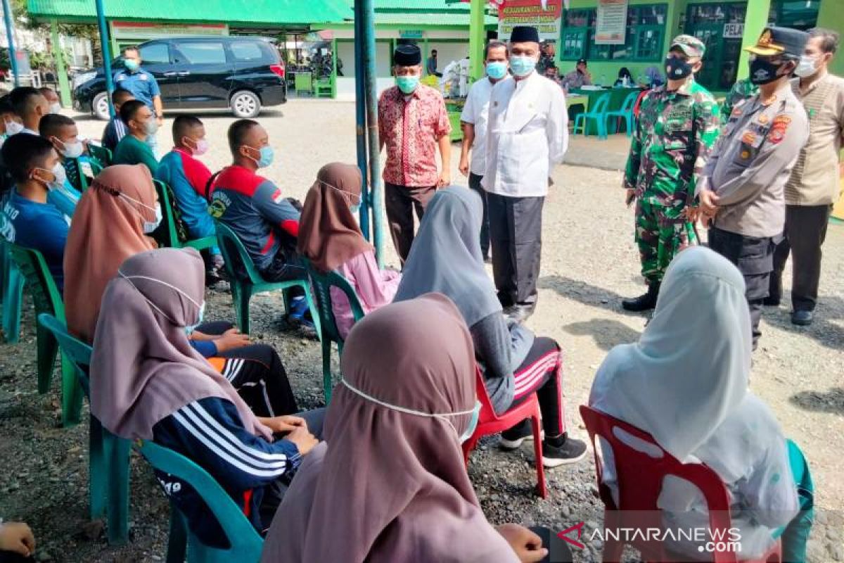 Pemkab Nagan Raya targetkan 131 warganya divaksin COVID-19, begini harapan bupati