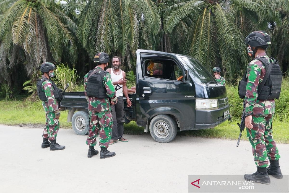 Satgas TNI Yonif 403 lakukan razia cegah narkoba-miras di perbatasan