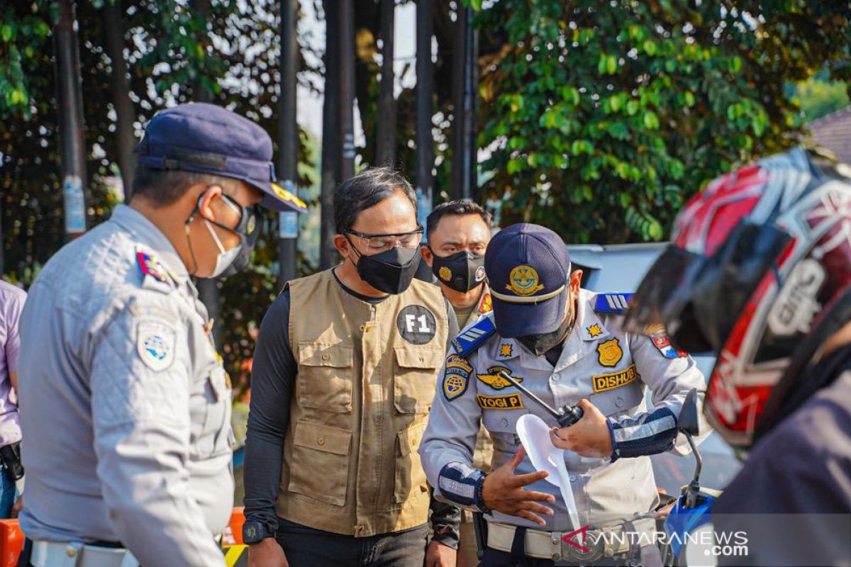 Wali Kota Bogor ingatkan petugas gabungan bersikap humanis kepada pengendara