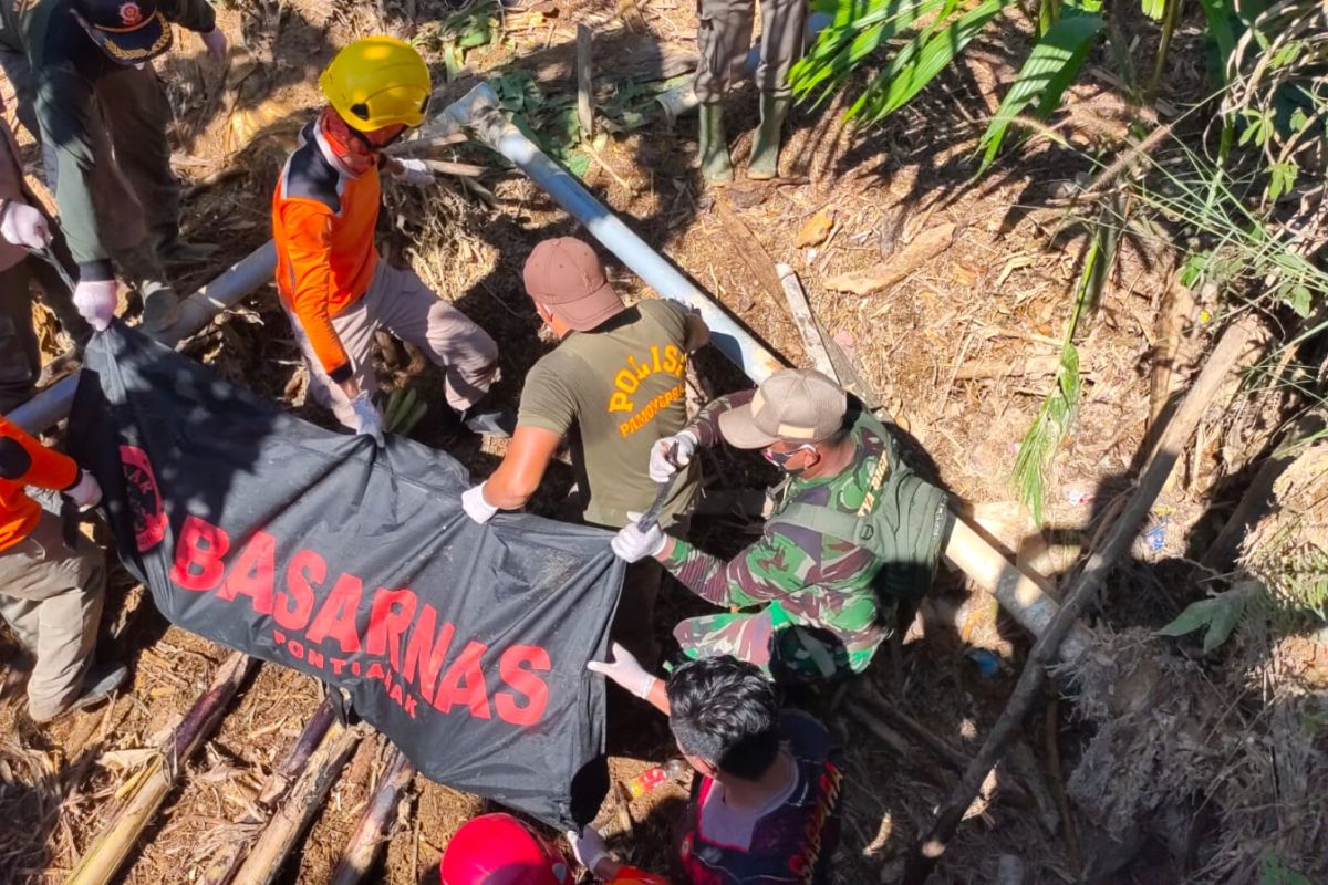 Tim gabungan temukan jasad wanita korban longsor di Desa Pampang