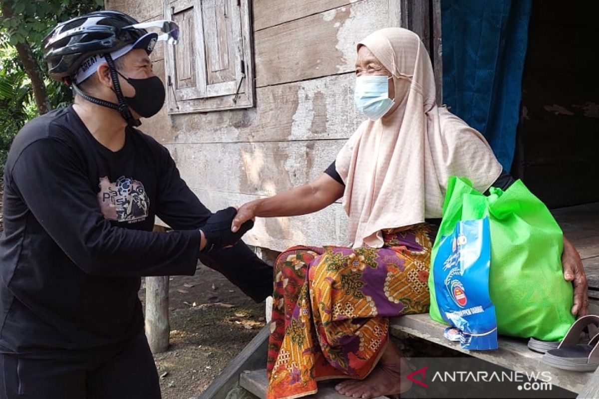 Kapolres Muarojambi gowes kamtibmas di kawasan wisata pantau PPKM