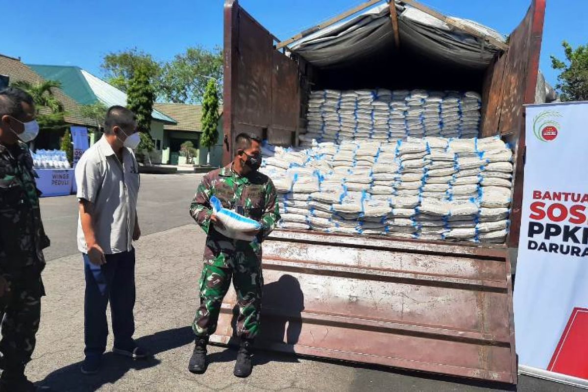 PPKM darurat, Yayasan Wings Peduli-Jajaran Korem kolaborasi bantu warga terdampak