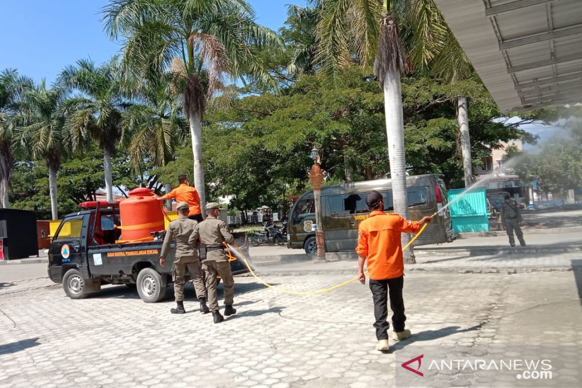 Masjid-masjid di Kota Palu  disemprot disinfektan jelang Idul Adha