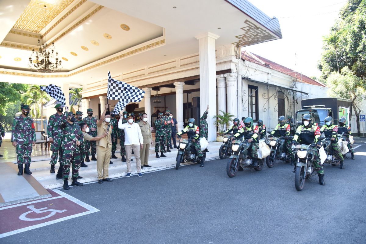 Pemkab Sidoarjo salurkan bantuan sembako kepada ribuan warga