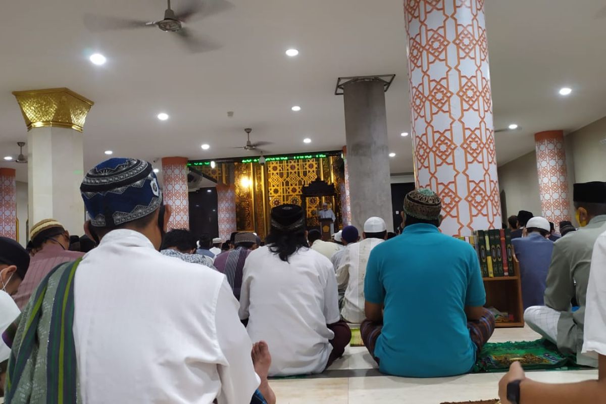 Bacaan doa Tahiyat Akhir beserta arti dan ketentuannya