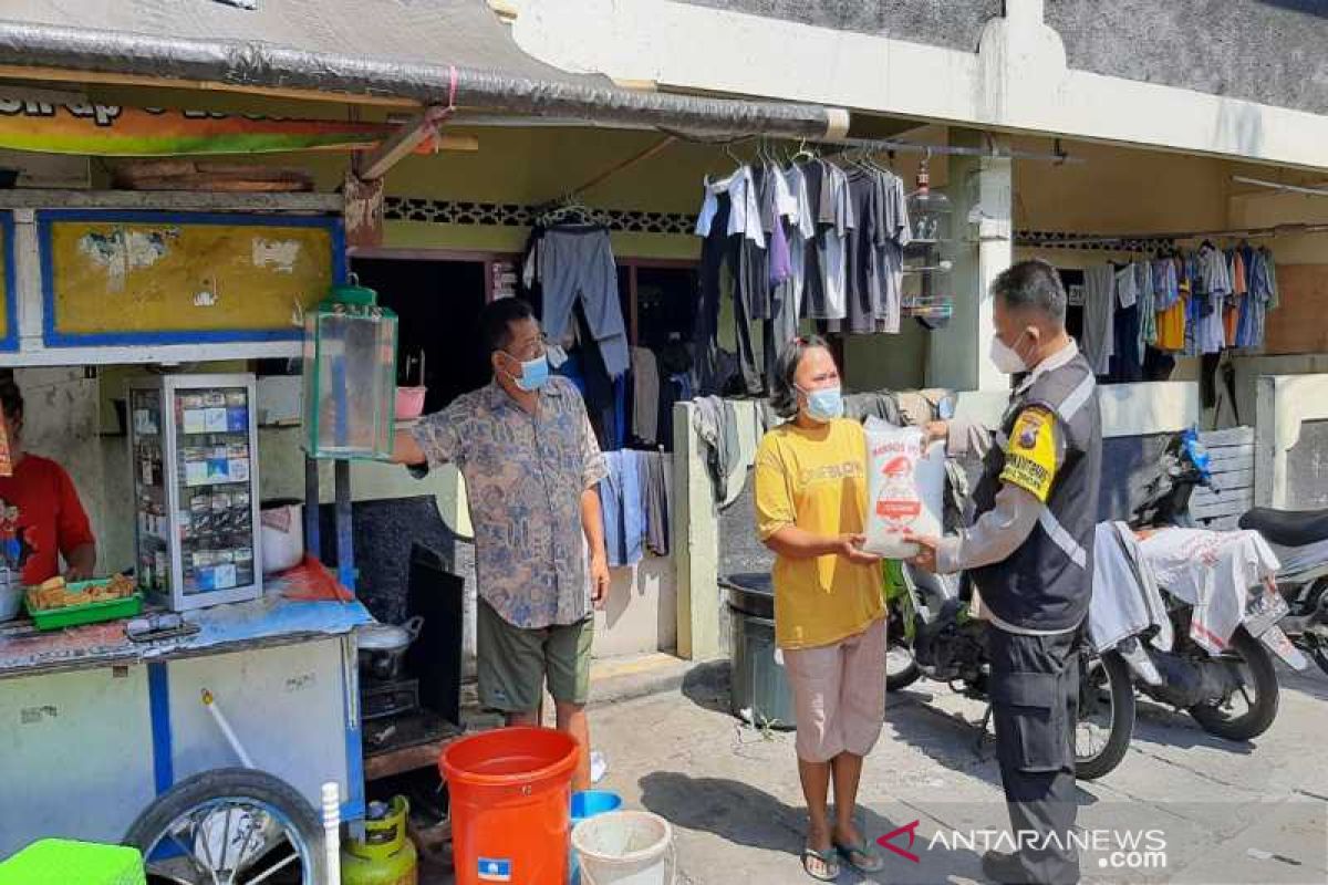 Polresta Surakarta salurkan beras 5,5 ton bagi warga terdampak PPKM