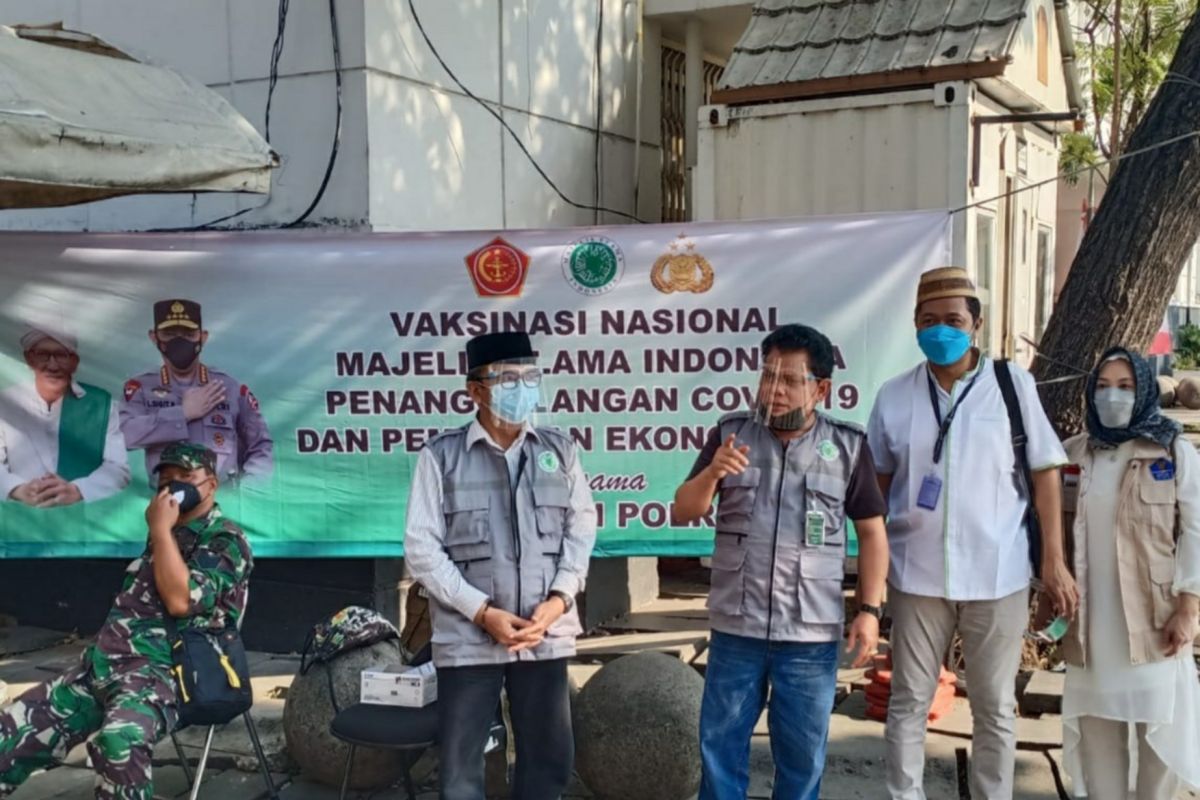 Vaksinasi berjalan lancar, Gernas MUI apresiasi TNI dan Polri