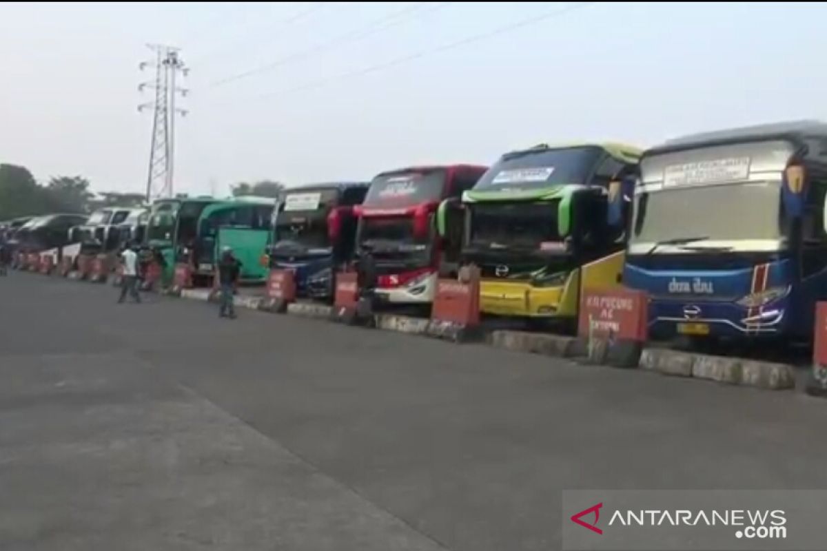 Terminal Kampung Rambutan sepi penumpang jelang Idul Adha