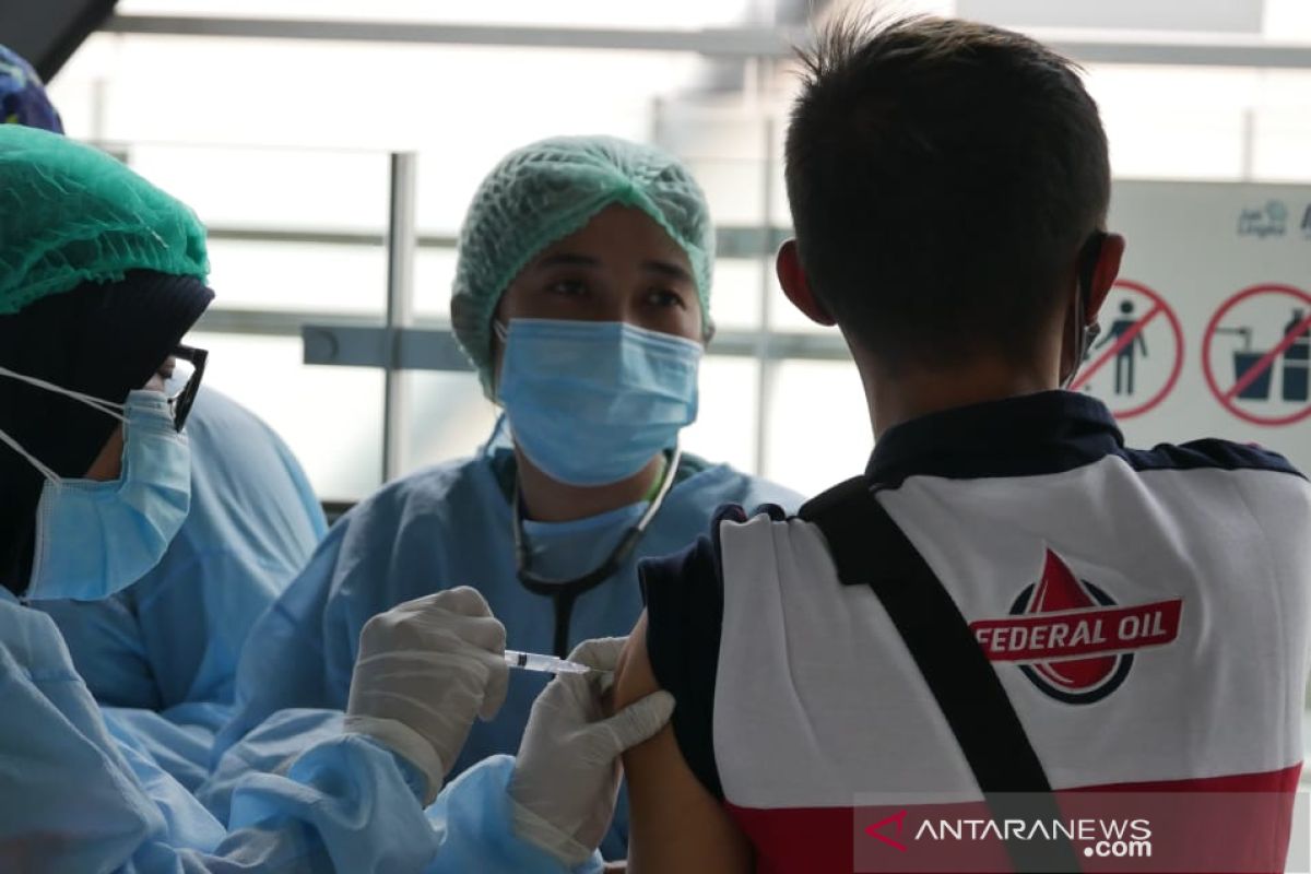 1.579 orang terima vaksinasi COVID-19 dari Federal Oil & MRT Jakarta