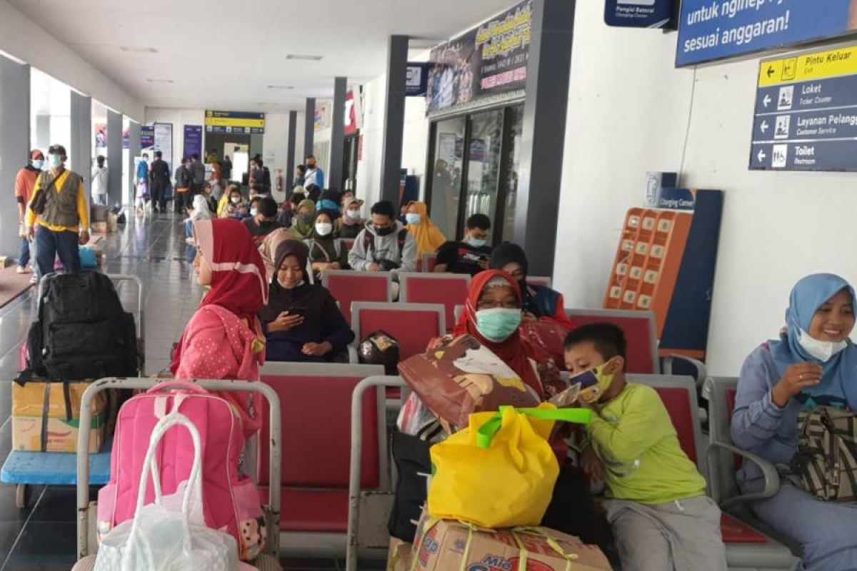 KAI Madiun batasi layanan kereta jarak jauh saat libur Idul Adha