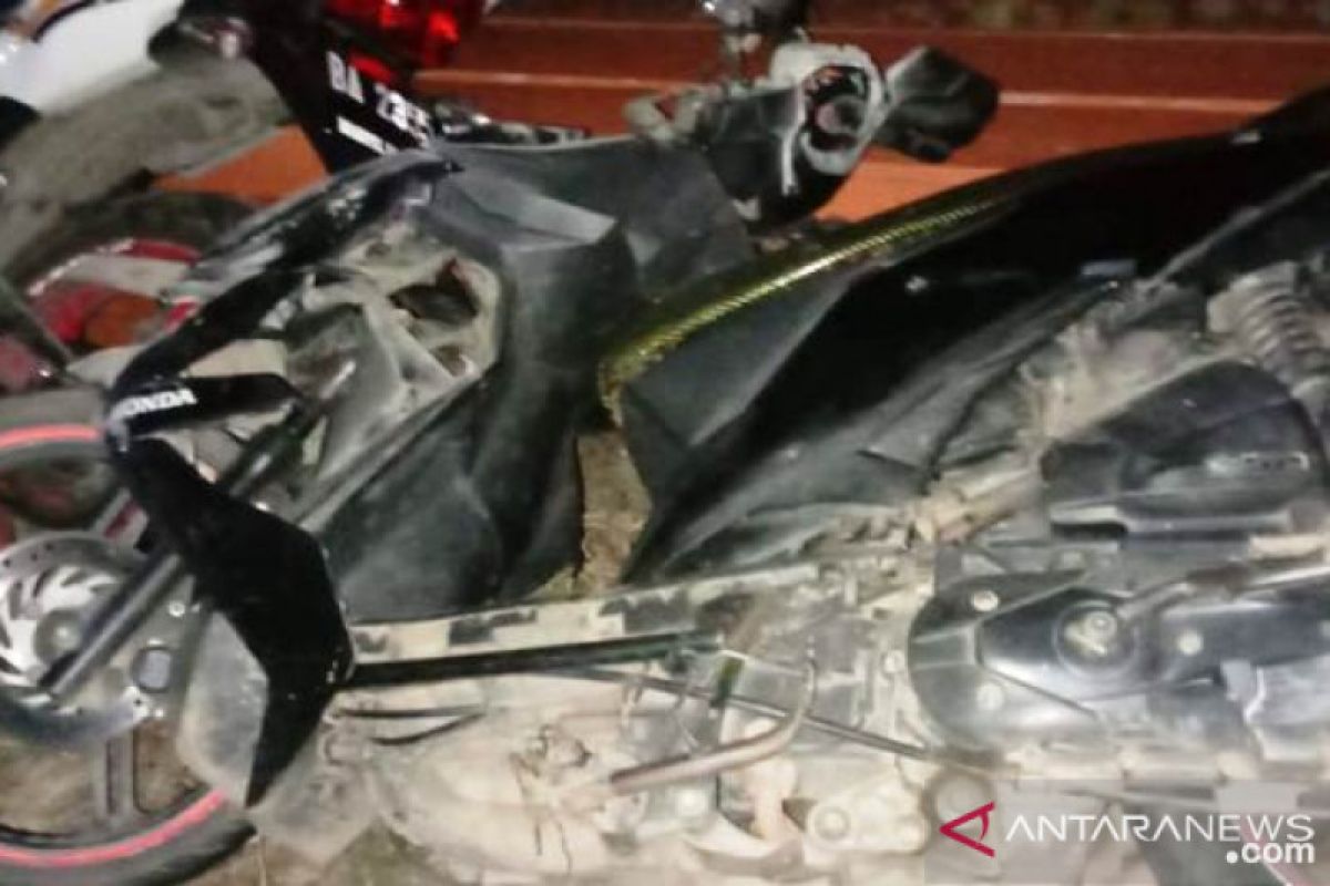 Motor seruduk motor, dua orang tewas dalam lakalantas di Pasaman