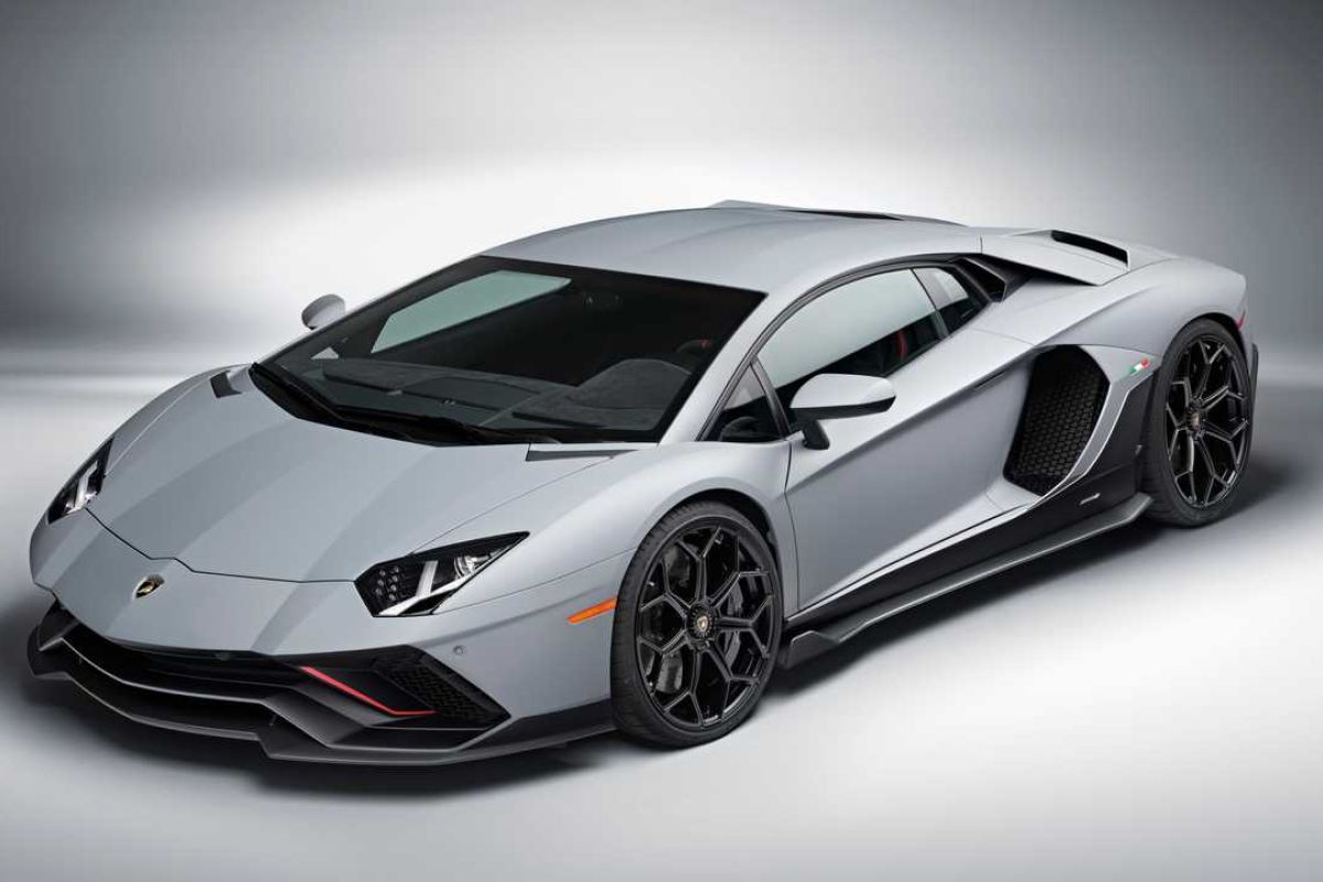 Lamborghini investasi 1,8 miliar euro untuk transisi EV