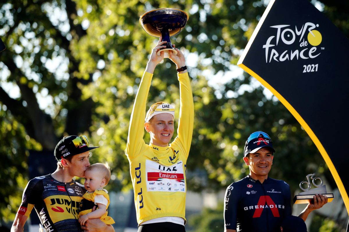 Tadej Pogacar juara Tour de France termuda dua kali secara beruntun