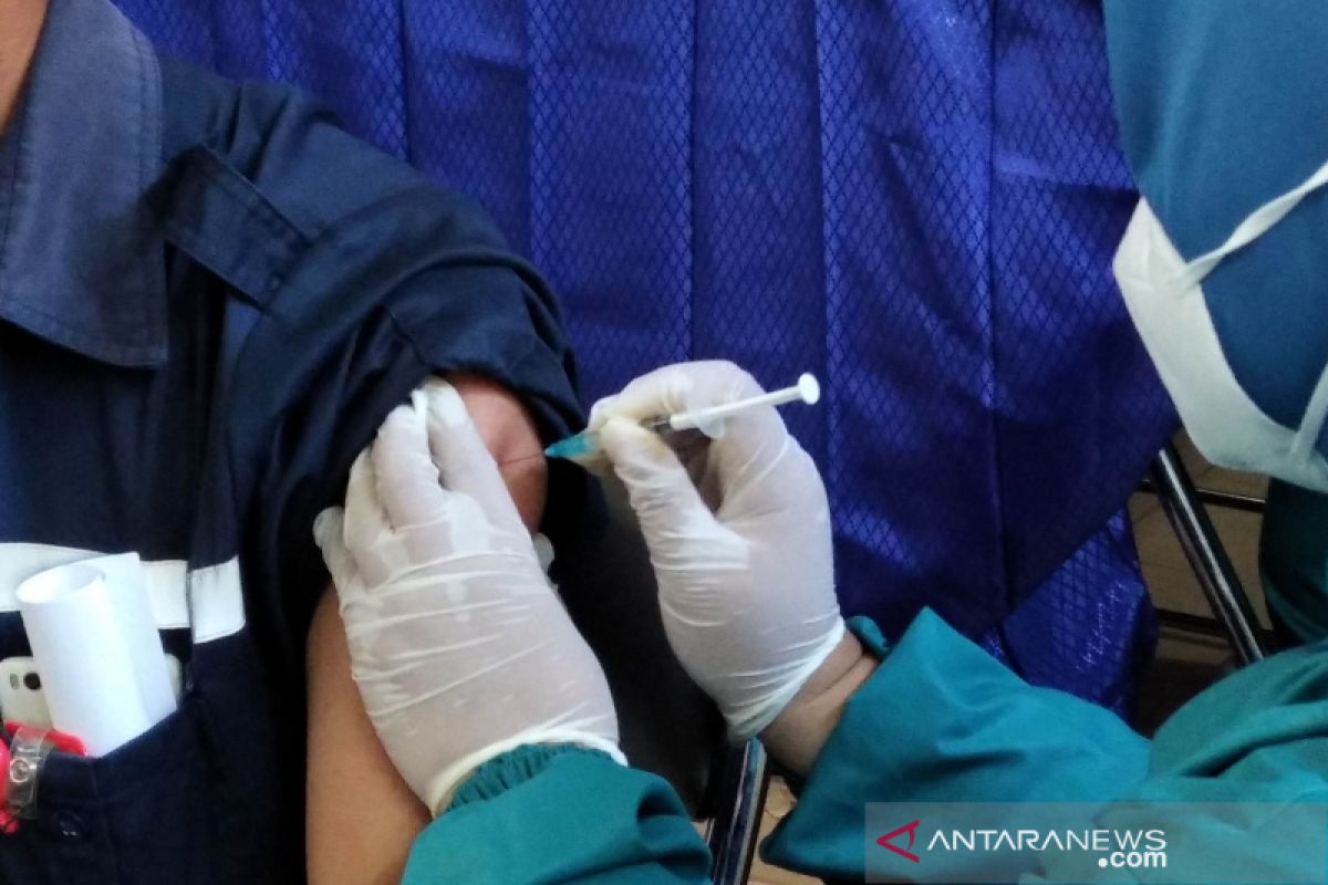 Sebanyak 16.451.288 warga Indonesia menerima dosis lengkap vaksin COVID-19