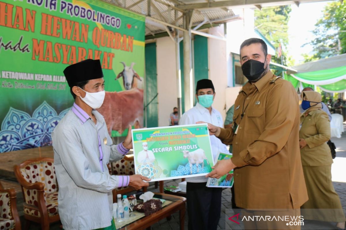 Wali Kota Probolinggo imbau pembagian daging kurban tak gunakan kantong plastik