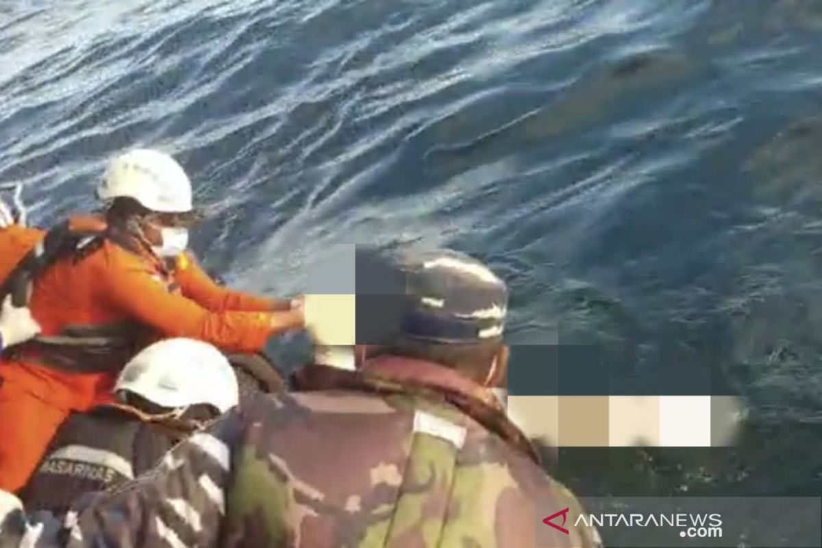 TNI AL temukan enam korban kapal hilang , dua selamat